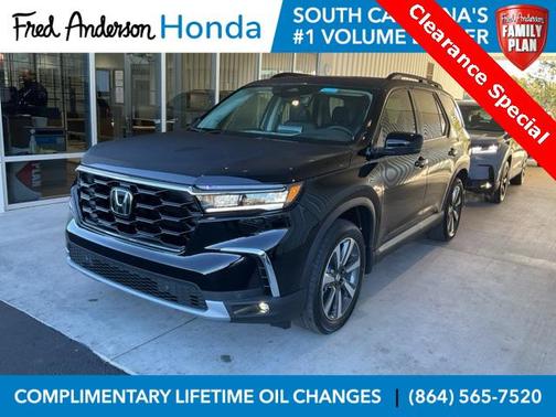 2025 Honda Pilot Touring 8-Passenger