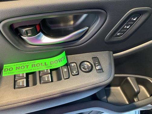 2025 Honda Pilot Touring 8-Passenger