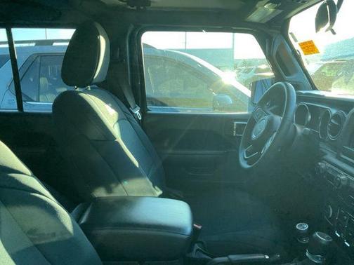Black Clearcoat 2023 Jeep Gladiator Sport S