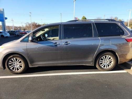 2017 Toyota Sienna XLE Premium