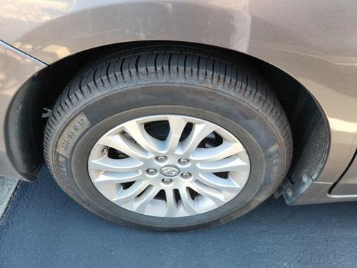 2017 Toyota Sienna XLE Premium