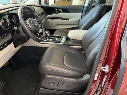 2024 Kia Carnival EX