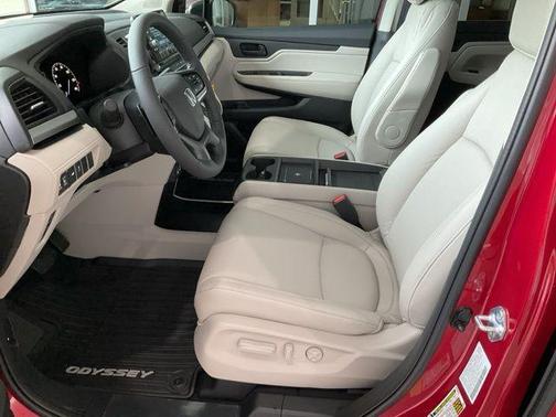 Radiant Red Metallic II 2026 Honda Odyssey EX-L
