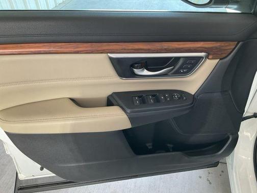 Platinum White Pearl 2021 Honda CR-V Hybrid Touring