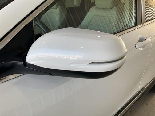 Platinum White Pearl 2021 Honda CR-V Hybrid Touring