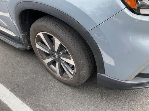 Gray 2023 Honda Pilot AWD Elite