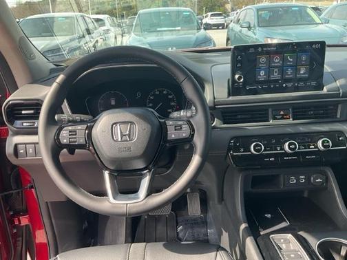 2025 Honda Pilot Touring 8-Passenger