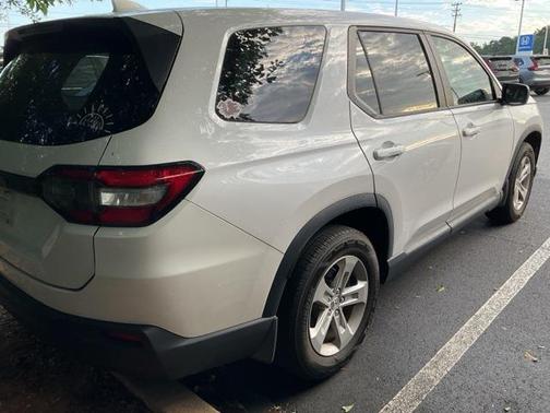 2023 Honda Pilot 2WD LX