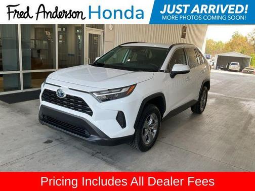Ice Cap 2023 Toyota RAV4 Hybrid XLE