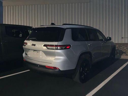 2022 Jeep Grand Cherokee L Altitude