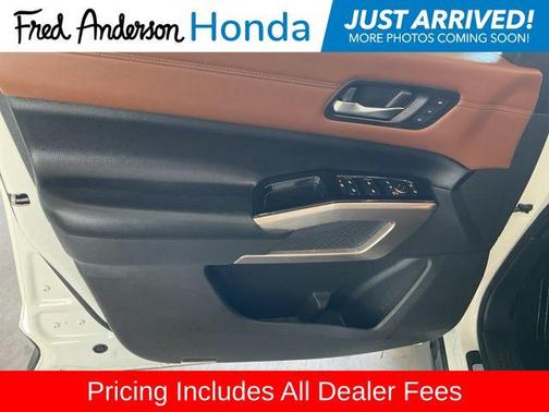 Pearl White Tricoat 2023 Nissan Pathfinder Platinum FWD