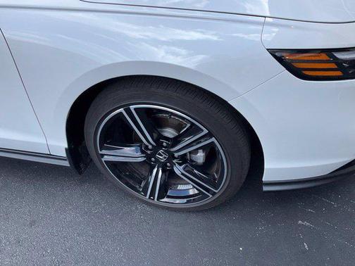 Platinum White Pearl 2026 Honda Accord SE