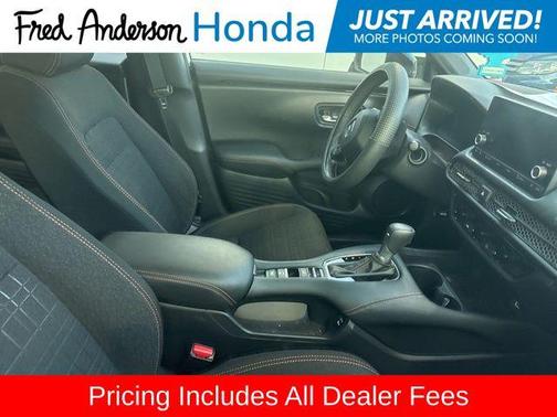 Platinum White 2024 Honda HR-V 2WD Sport