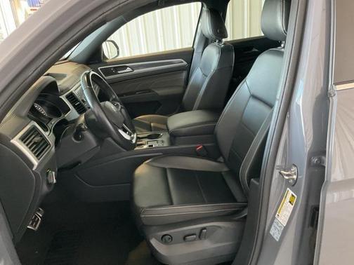 2021 Volkswagen Atlas Cross Sport 3.6L V6 SE w/Technology R-Line