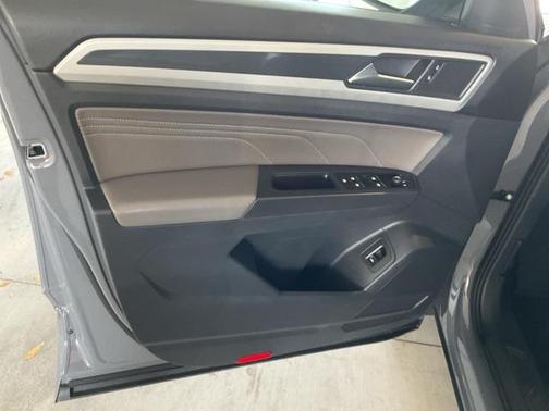 2021 Volkswagen Atlas Cross Sport 3.6L V6 SE w/Technology R-Line