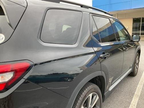 2023 Honda Pilot Touring 8-Passenger