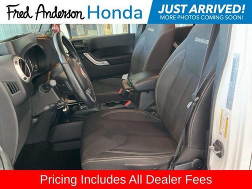 Bright White Clearcoat 2017 Jeep Wrangler Unlimited Sahara