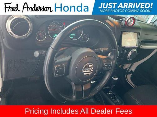 Bright White Clearcoat 2017 Jeep Wrangler Unlimited Sahara