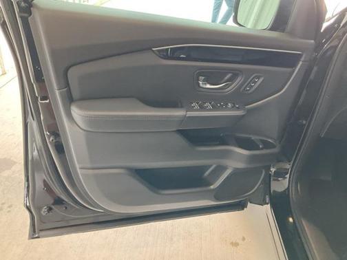 2023 Honda Pilot Touring 8-Passenger