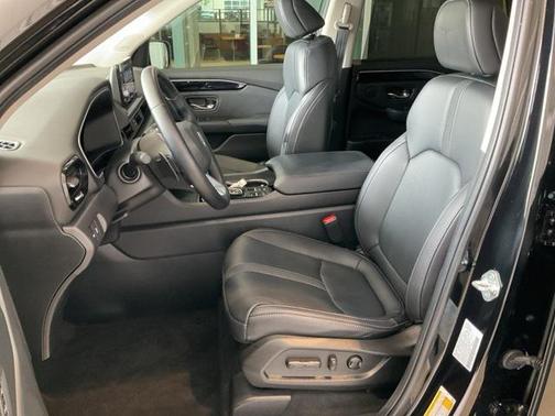 2023 Honda Pilot Touring 8-Passenger