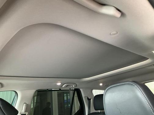 2023 Honda Pilot Touring 8-Passenger