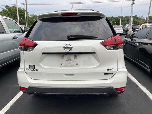 Pearl White 2018 Nissan Rogue SV