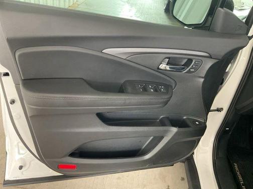 Platinum White Pearl 2024 Honda Ridgeline RTL