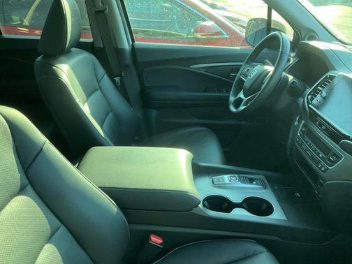 Platinum White Pearl 2024 Honda Ridgeline RTL