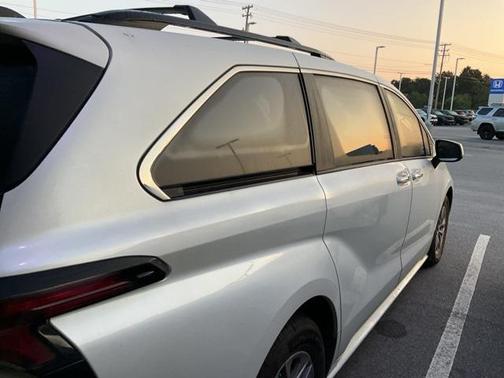 2023 Toyota Sienna XLE 7 Passenger