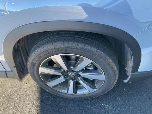 2025 Honda Pilot Touring 8-Passenger