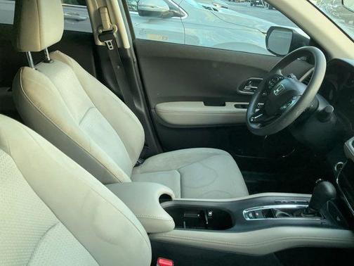 Platinum White Pearl 2019 Honda HR-V EX