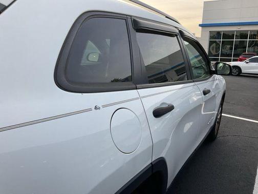 Bright White Clearcoat 2016 Jeep Cherokee Sport