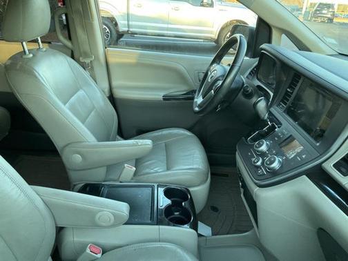 2015 Toyota Sienna XLE Premium