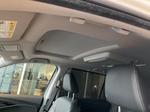 2022 Honda Pilot Touring 8-Passenger