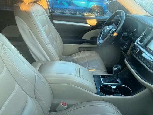 2015 Toyota Highlander LE Plus