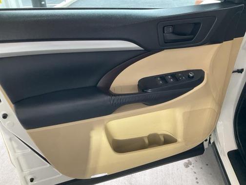 2015 Toyota Highlander LE Plus