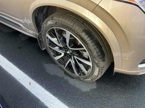 2024 Volvo XC90 B6 Ultimate Bright Theme 7-Seater