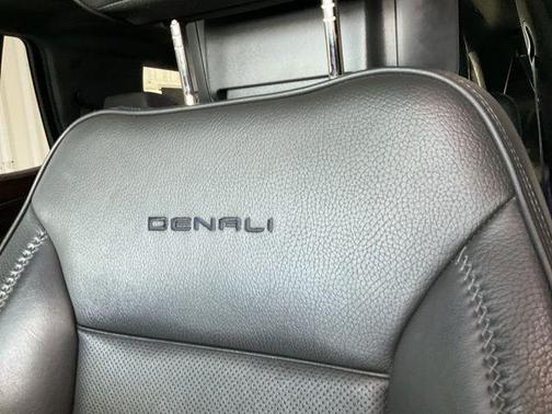 Dark Sky Metallic 2021 GMC Yukon Denali