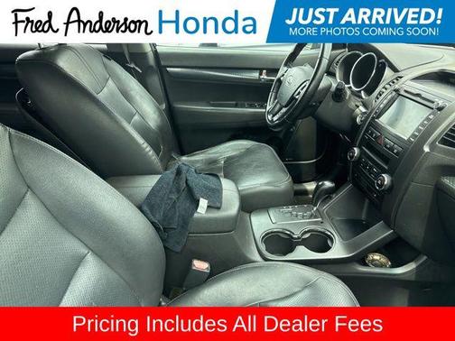 Ebony Black 2011 Kia Sorento SX