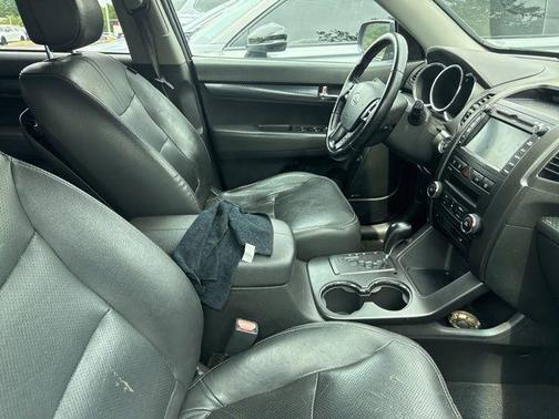 Ebony Black 2011 Kia Sorento SX