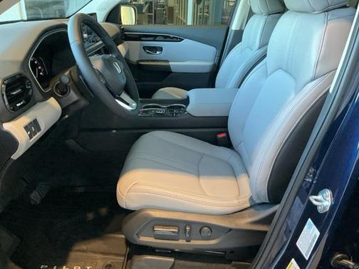 2025 Honda Pilot Touring 8-Passenger