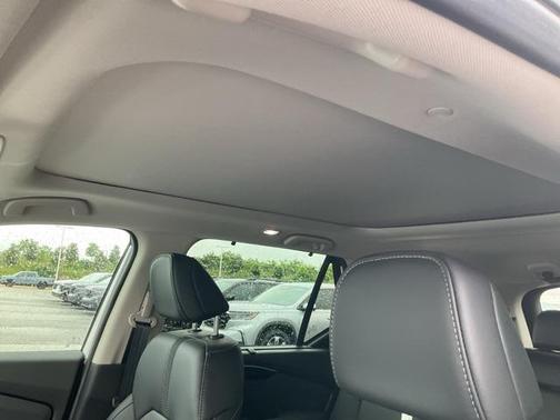 2025 Honda Pilot Touring 8-Passenger