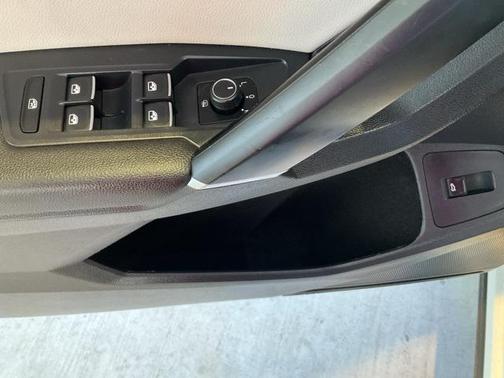 2018 Volkswagen Tiguan 2.0T SEL