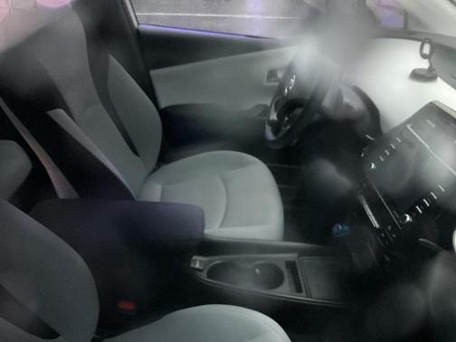 2022 Toyota Prius L