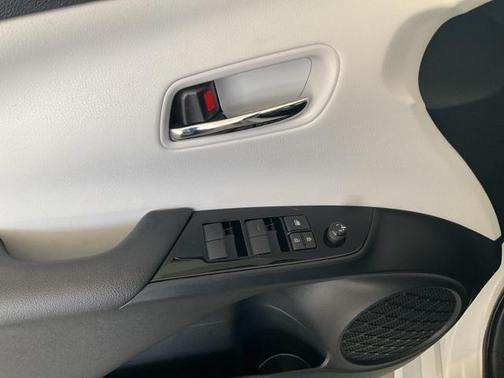 2022 Toyota Prius L