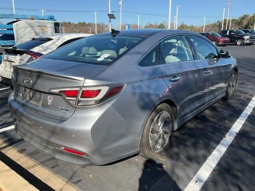 2016 Hyundai SONATA Hybrid Limited
