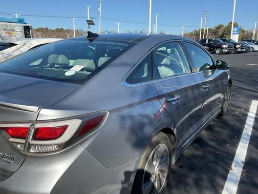 2016 Hyundai SONATA Hybrid Limited