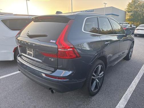 2018 Volvo XC60 T5 Momentum