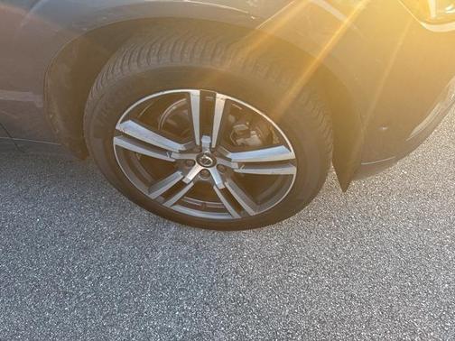 2018 Volvo XC60 T5 Momentum