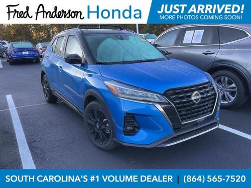 2023 Nissan Kicks SR